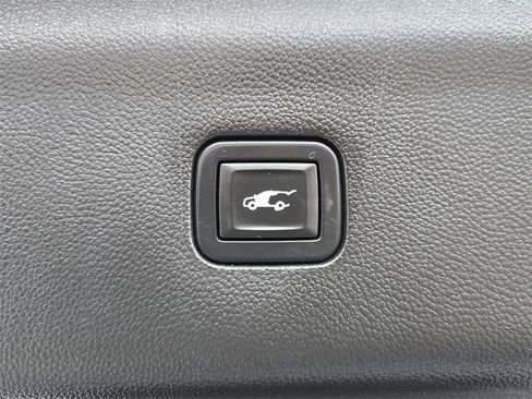 Used 2020 Buick Enclave Avenir w/ Avenir Technology Package image 32