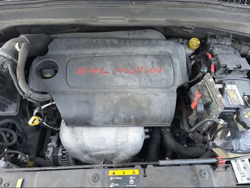 Used 2018 Jeep Renegade Latitude image 6