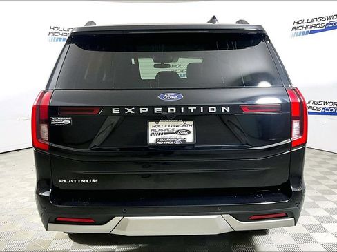 Used 2025 Ford Expedition Platinum AWD/4WD image 4