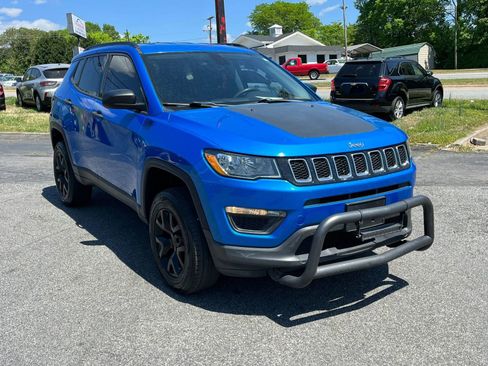 Used 2018 Jeep Compass Sport w/ Tech Group AWD/4WD image 8