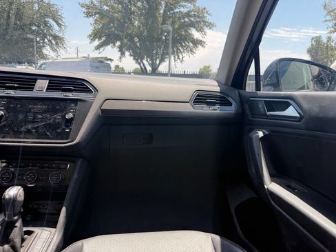 Used 2018 Volkswagen Tiguan SEL AWD/4WD image 9