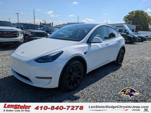 Used 2023 Tesla Model Y Long Range AWD/4WD image 1