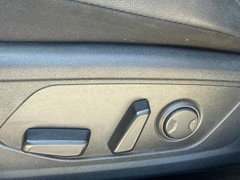 Used 2023 Hyundai Elantra Limited FWD image 13