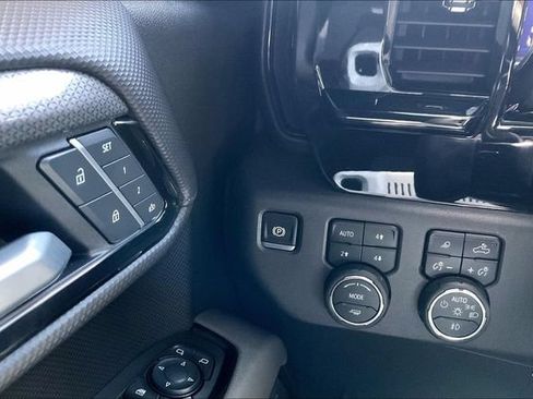 Used 2025 Chevrolet Silverado 1500 ZR2 AWD/4WD image 24