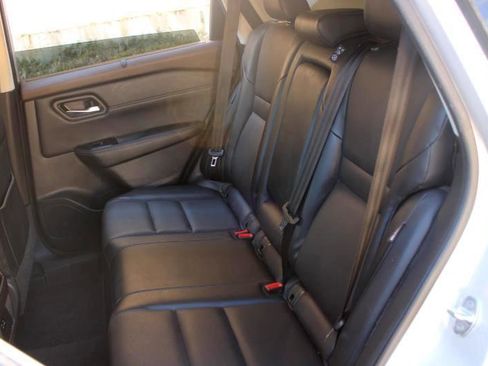 Used 2022 Nissan Rogue SV w/ SV Premium Package FWD image 12