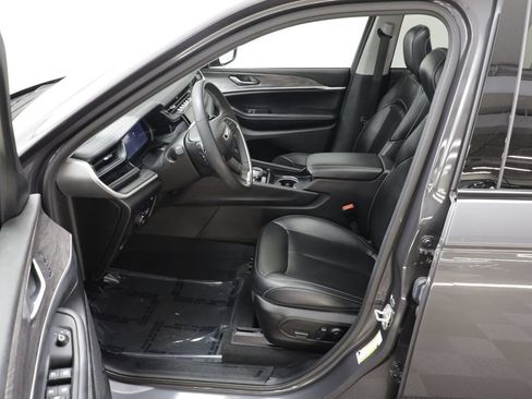 Used 2023 Jeep Grand Cherokee 4WD 4xe image 6