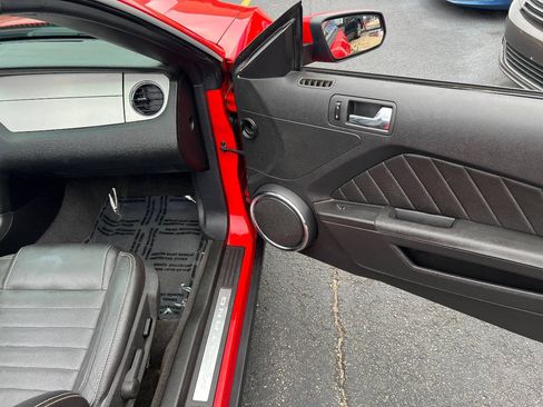Used 2011 Ford Mustang Premium w/ 202A Rapid Spec Order Code RWD image 35