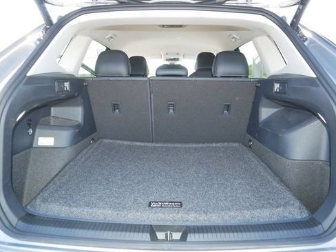 Certified 2025 Volkswagen Tiguan SE AWD/4WD image 18