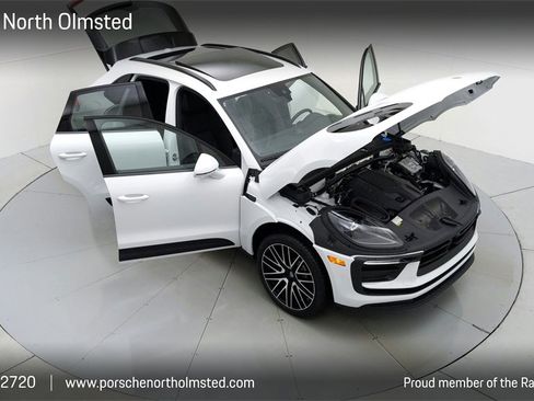 Used 2022 Porsche Macan image 26