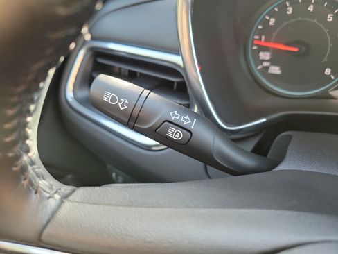 Used 2020 Chevrolet Equinox LT FWD image 30