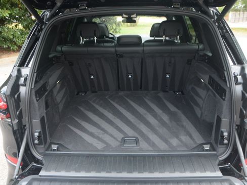 Used 2026 BMW X5 xDrive40i w/ M Sport Package AWD/4WD image 25