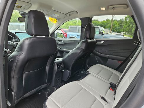Used 2025 Ford Escape Platinum w/ Class II Trailer Tow Package AWD/4WD image 12