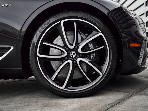 Used 2022 Bentley Continental GT image 21