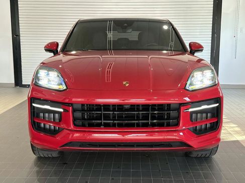 Certified 2025 Porsche Cayenne GTS AWD/4WD image 9