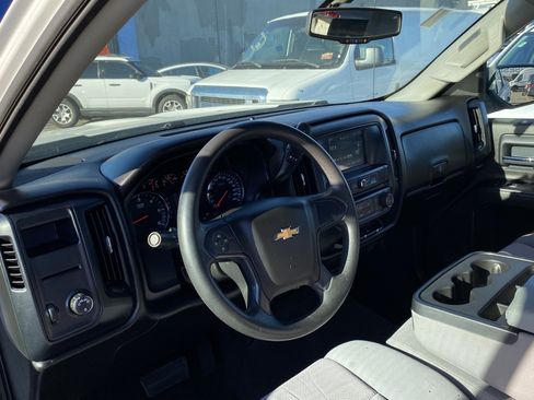 Used 2019 Chevrolet Silverado 1500 Custom w/ Custom Convenience Package image 10