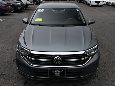 Used 2022 Volkswagen Jetta S image 4