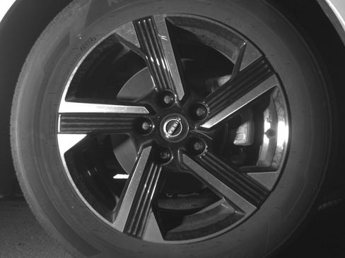Used 2025 Nissan Sentra SV FWD image 16