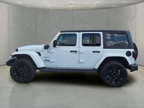 Used 2023 Jeep Wrangler Unlimited Sahara w/ Cold Weather Group AWD/4WD image 2