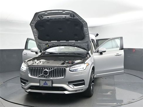 Used 2023 Volvo XC90 B6 Plus image 54