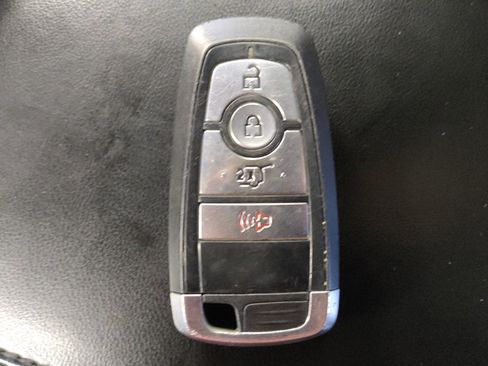Used 2020 Ford Explorer XLT RWD image 32