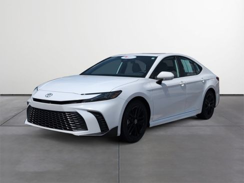 Used 2026 Toyota Camry SE w/ Convenience Package FWD image 2