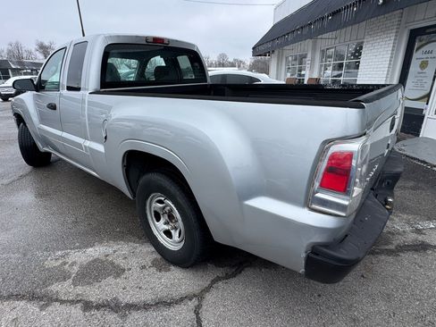 Used 2008 Mitsubishi Raider LS image 4