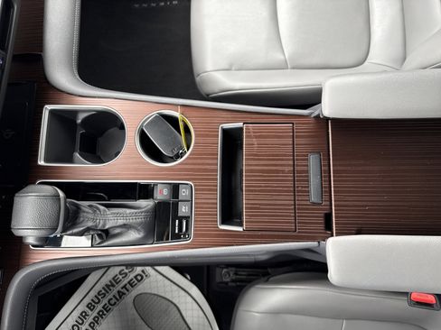 Used 2021 Toyota Sienna XLE w/ XLE Plus Package image 22