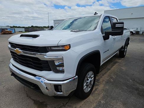 Used 2025 Chevrolet Silverado 2500 LT w/ Convenience Package AWD/4WD image 1