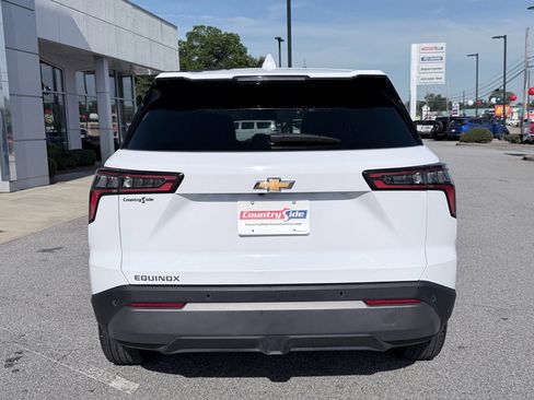 Used 2026 Chevrolet Equinox LT w/ Convenience Package II FWD image 8