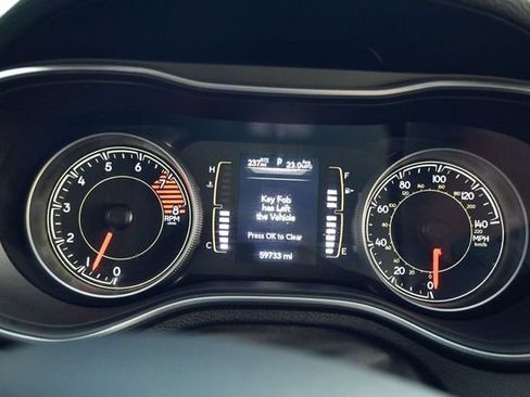 Used 2021 Jeep Cherokee Latitude Lux w/ Sun & Sound Group FWD image 19