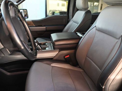 Used 2022 Ford F150 Lightning Lariat image 11