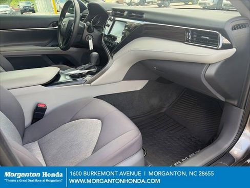 Used 2020 Toyota Camry LE FWD image 31