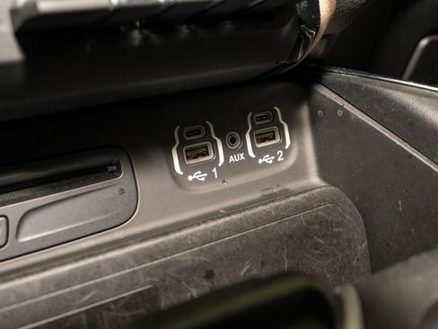 Used 2019 RAM 1500 Laramie image 17