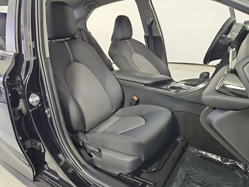 Used 2021 Toyota Camry LE FWD image 18
