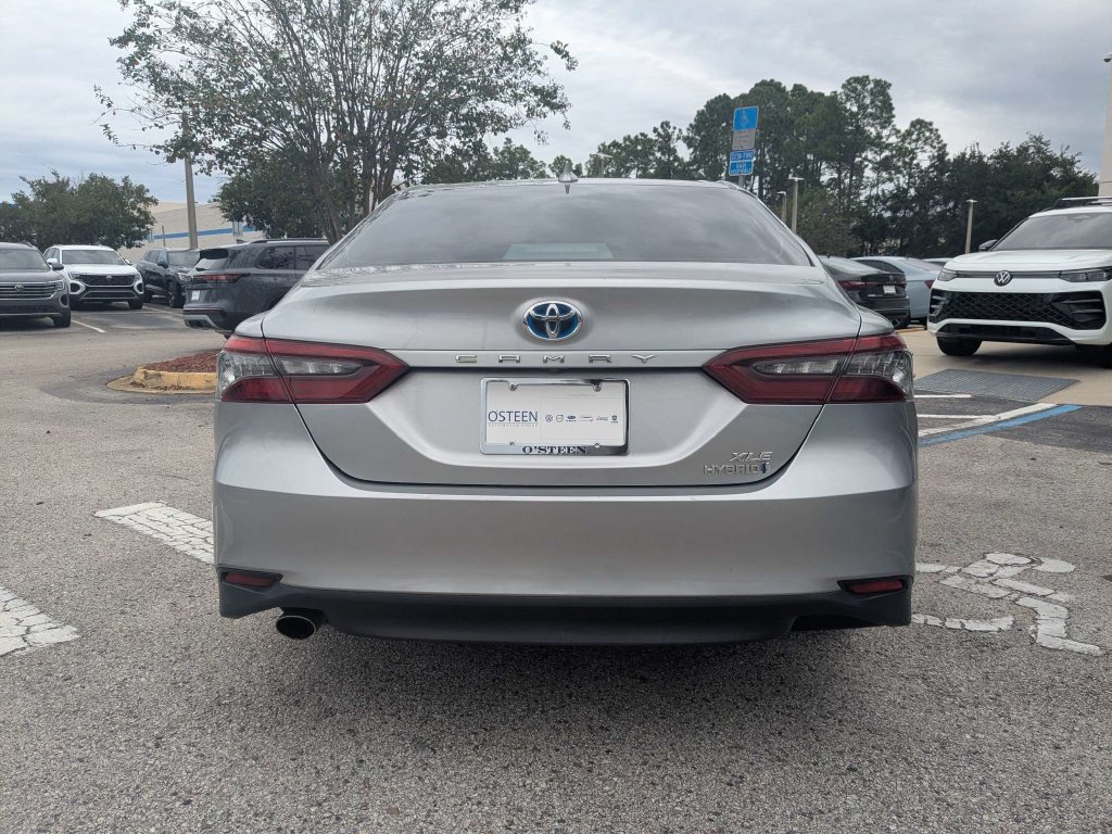 Used 2022 Toyota Camry XLE FWD image 5
