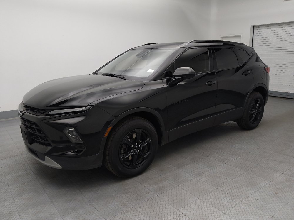 Used 2025 Chevrolet Blazer LT w/ Convenience Package FWD image 2