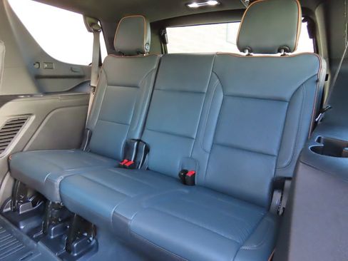 Used 2025 GMC Yukon AT4 AWD/4WD image 33