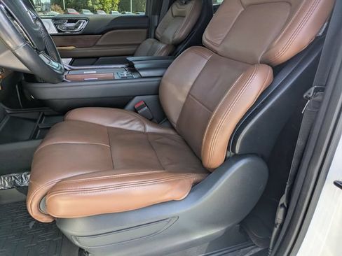 Used 2023 Lincoln Navigator Reserve AWD/4WD image 23
