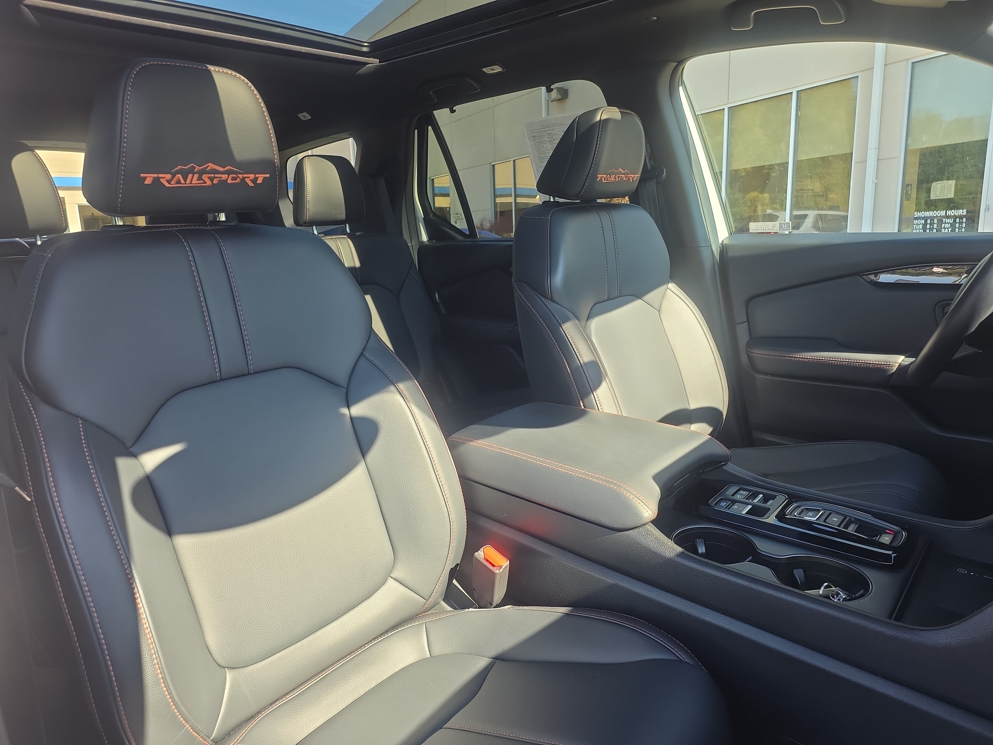 Used 2023 Honda Pilot TrailSport image 14