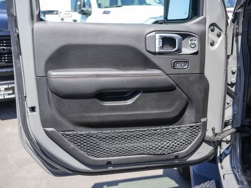 Used 2023 Jeep Wrangler Unlimited Sahara AWD/4WD image 23