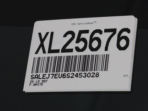 Used 2025 Land Rover Defender 110 S image 26