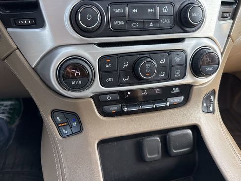 Used 2019 GMC Yukon XL SLT w/ Open Road Package AWD/4WD image 10