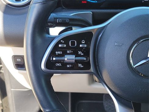 Certified 2022 Mercedes-Benz GLB 250 4MATIC image 27