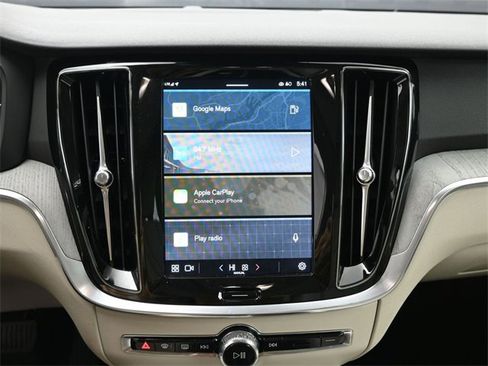 Used 2025 Volvo S60 B5 Plus image 13