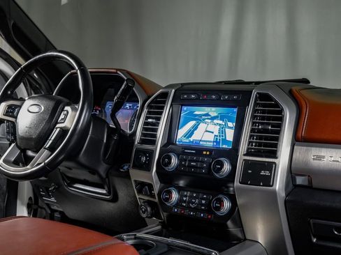 Used 2020 Ford F450 Platinum w/ FX4 Off-Road Package image 23