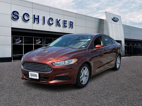 Used 2016 Ford Fusion SE FWD image 9