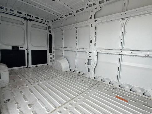 Used 2026 RAM ProMaster 2500 w/ Convenience Group FWD image 32