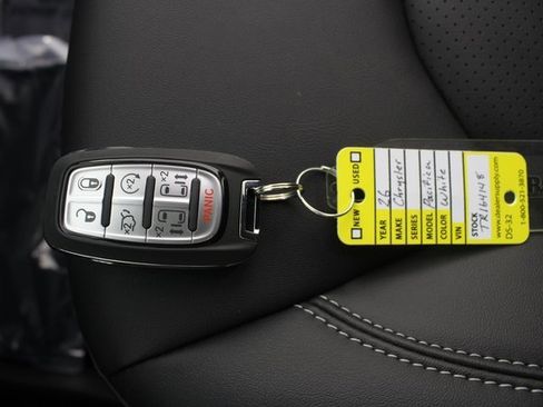 New 2026 Chrysler Pacifica Select image 8