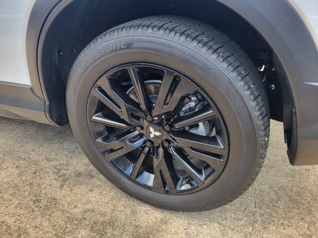 Used 2025 Mitsubishi Eclipse Cross AWD image 8