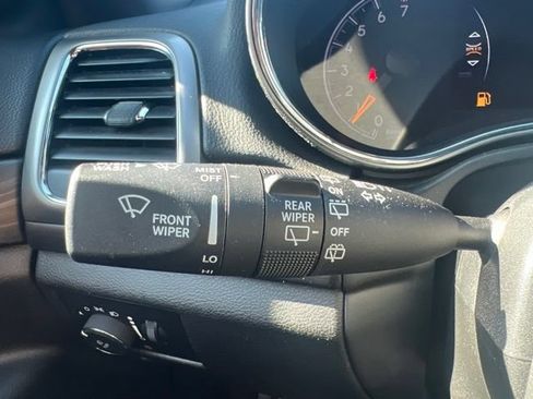 Certified 2020 Jeep Grand Cherokee Altitude AWD/4WD image 23